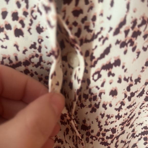 Express hidden button down blouse - Picture 3 of 4